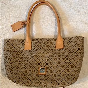 Dooney & Bourke tote